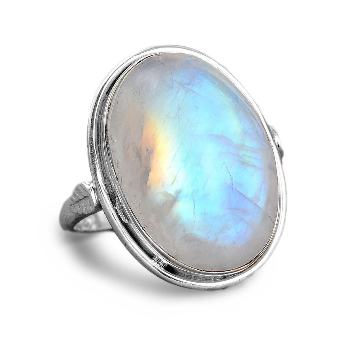 Anillo de plata con piedra lunar arcoíris