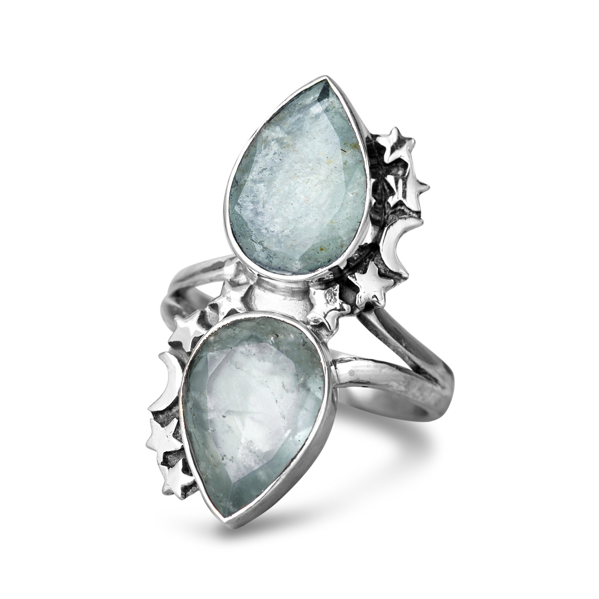 Anillo de aguamarina en forma de gota con estrellas y luna