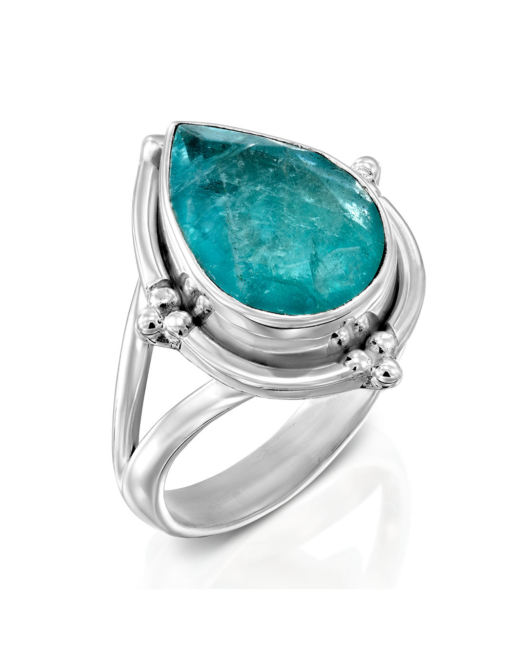 Anillo de plata con fluorita en forma de gota