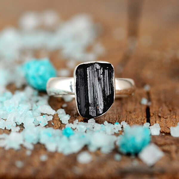 Anillo bohemio de turmalina negra – imagen 3
