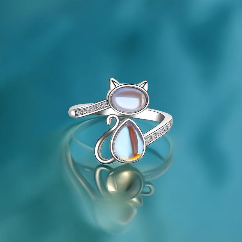 Anillo envolvente de ópalo con motivo de gato