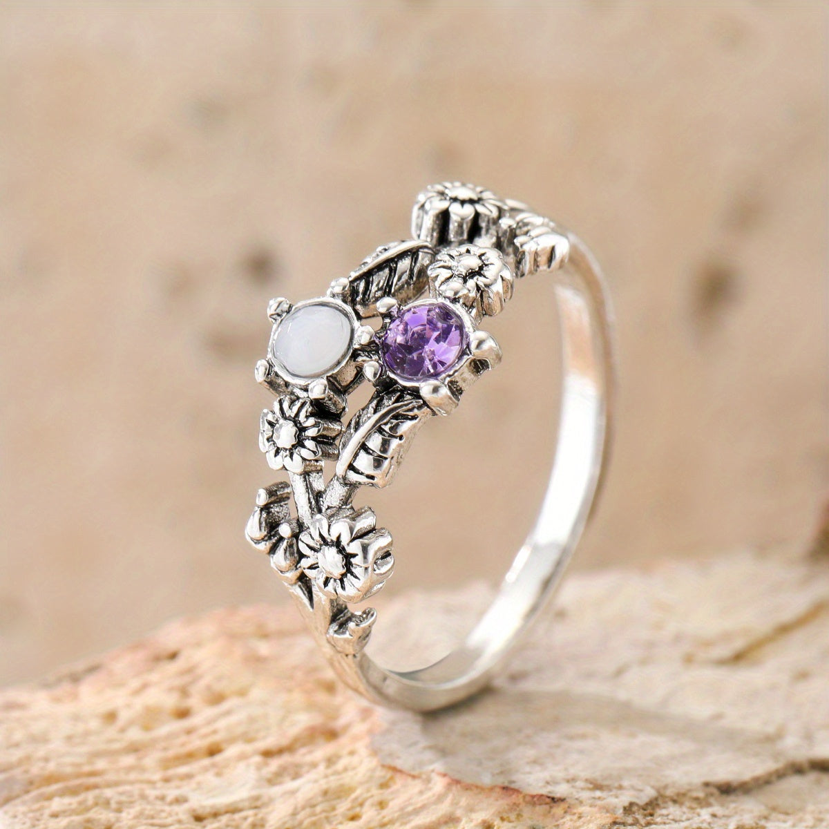 Anillo floral vintage de amatista y piedra lunar – imagen 2