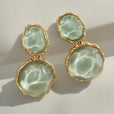 Pendientes bohemios geométricos ovalados de resina con diseño de gota – imagen 3