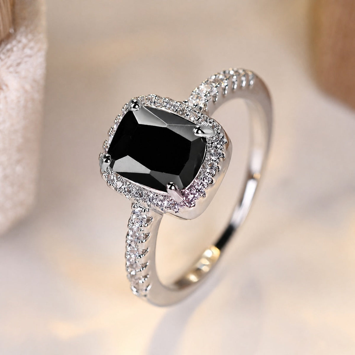 Anillo glamuroso de circonita nocturna – imagen 2