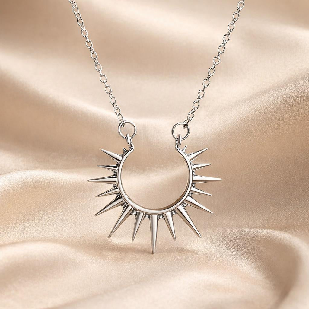 Collar con colgante de girasol en oro blanco