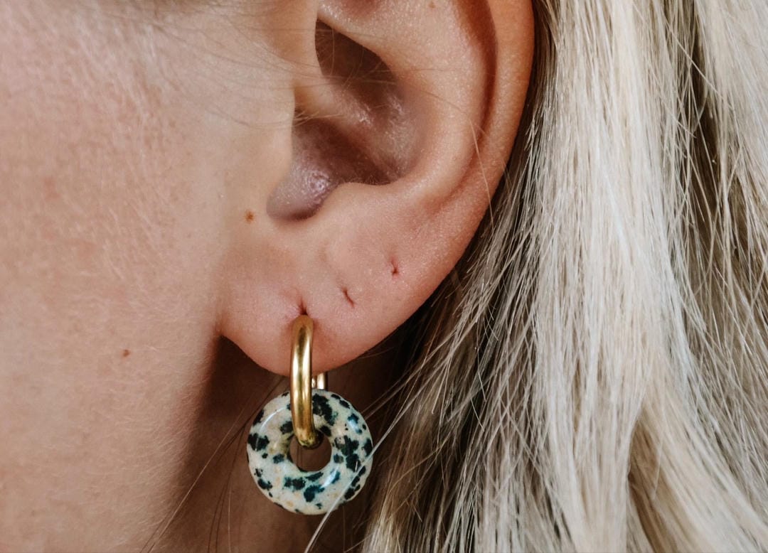 Pendientes aro donut de piedra – imagen 3