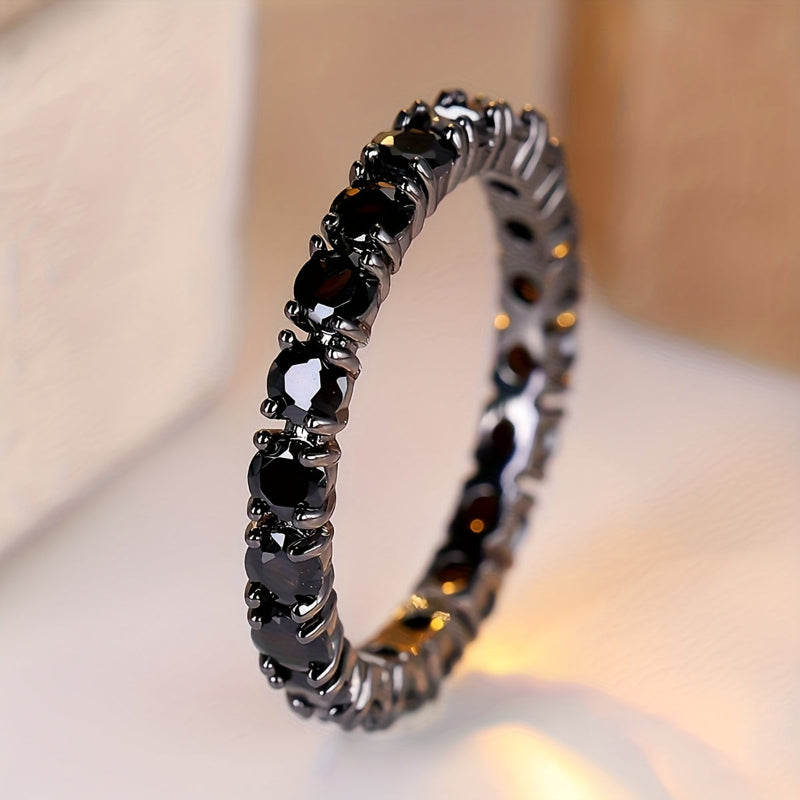 Anillo de circonita negra de lujo