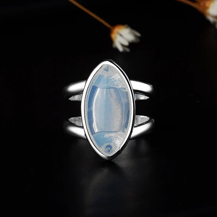 Anillo Christine Marquise de piedra lunar