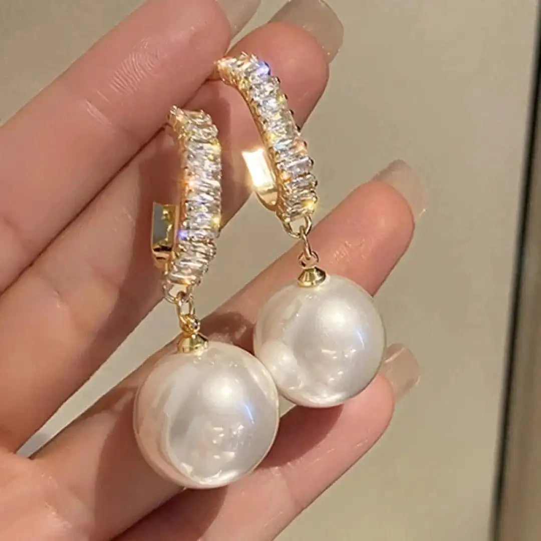 Pendientes elegantes de perla y circonita – imagen 3