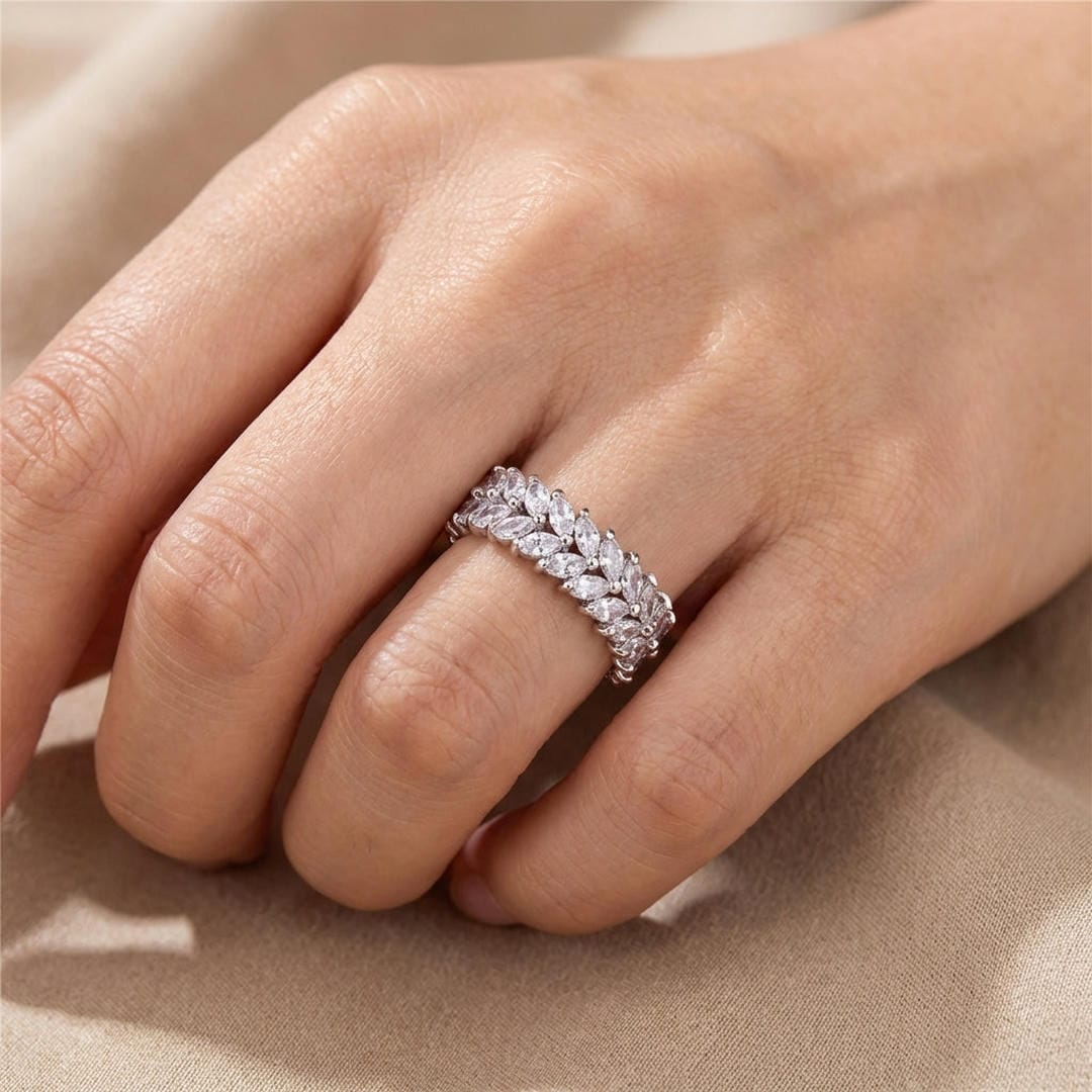 Anillo de lujo con hoja y cristal blanco – imagen 5