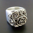 Anillo de rosa de plata