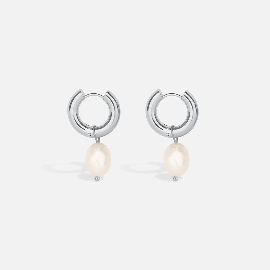 Pendientes colgantes de perla plateados