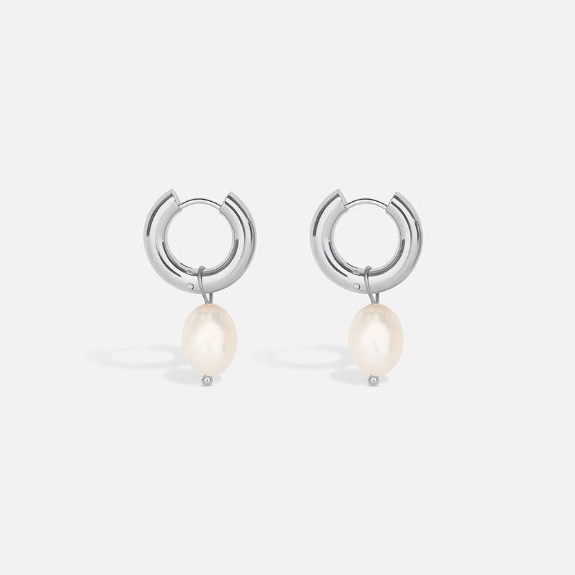 Pendientes colgantes de perla plateados