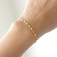 Pulsera elegante de doble capa con diseño de encaje – imagen 3