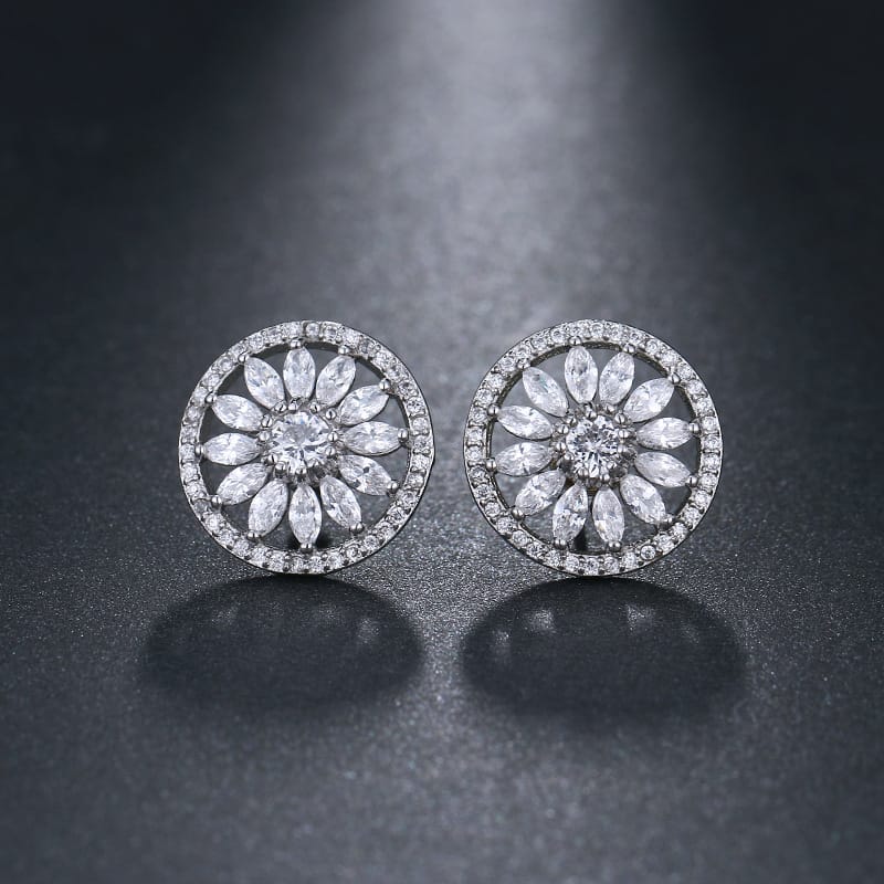 Pendientes de lujo con flor de cristal