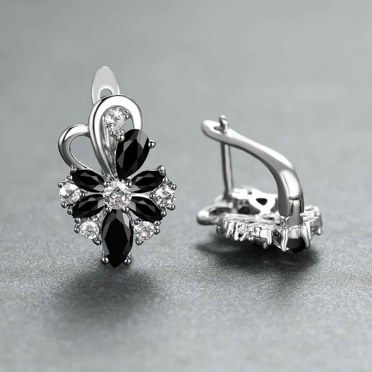 Pendientes flor de pétalos con piedra talla gota