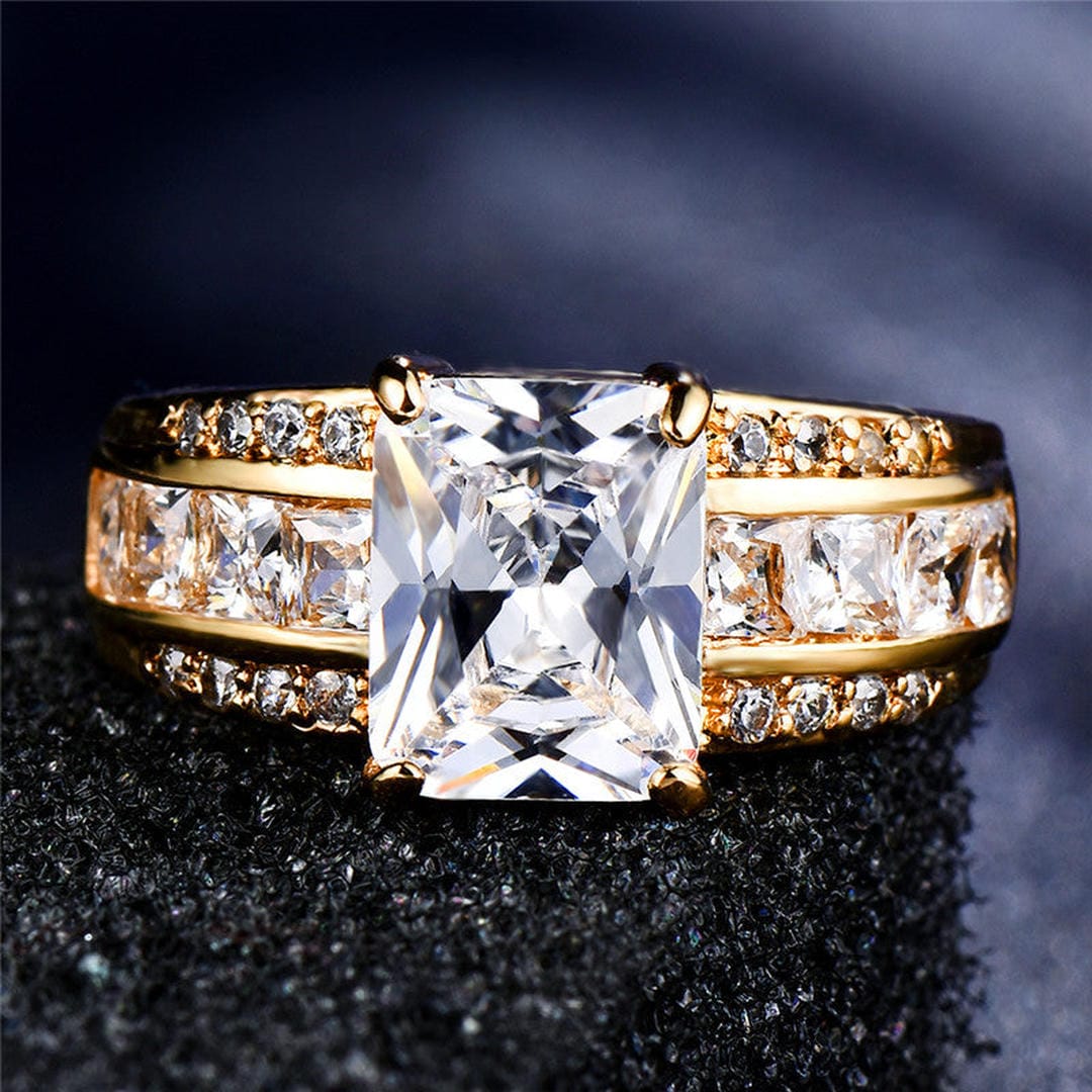 Anillo de gema Elegancia Real — Carmen, Lucía & Rocío