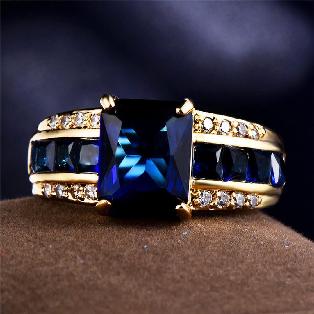 Anillo de gema Elegancia Real — Carmen, Lucía & Rocío