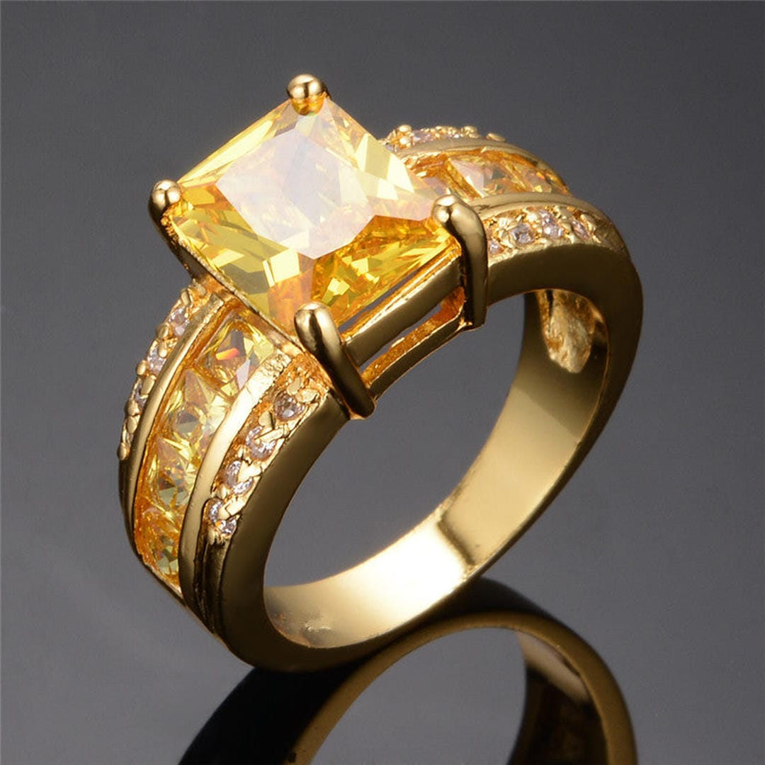 Anillo de gema Elegancia Real — Carmen, Lucía & Rocío