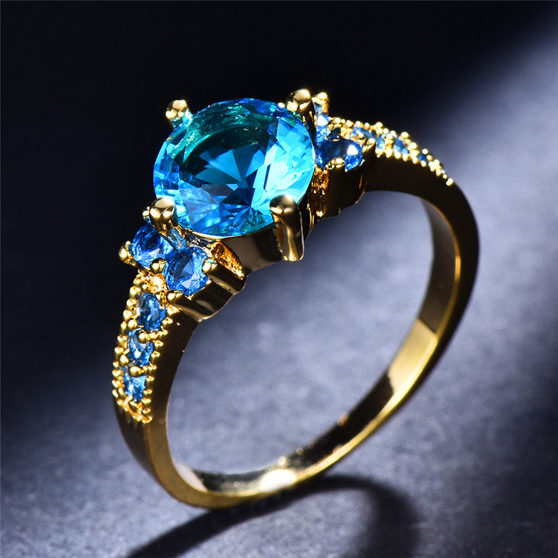 Exquisito anillo de circonita talla redonda con garras – imagen 3