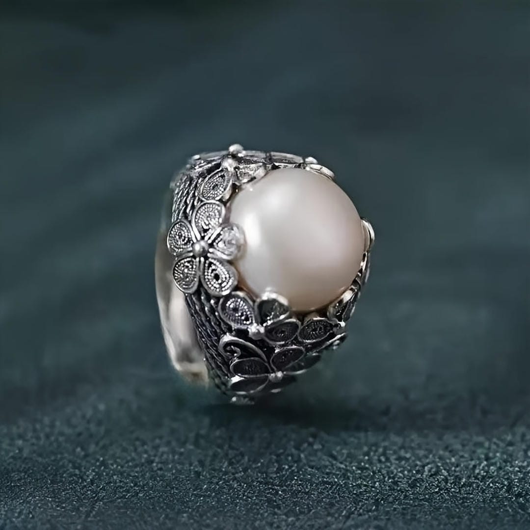Anillo de piedra lunar con filigrana floral – imagen 3