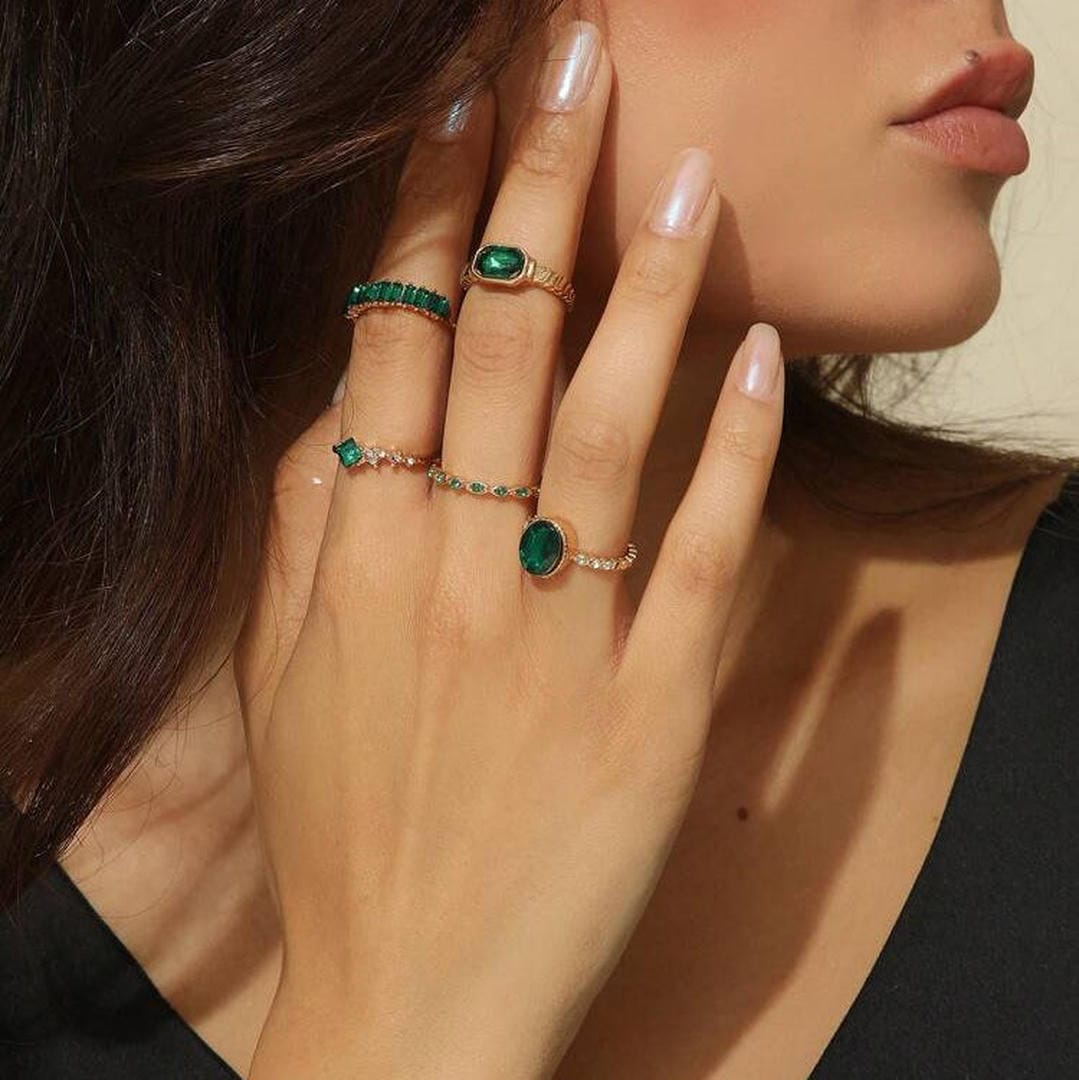 Set de anillos Zarina de oro con esmeralda exquisita – imagen 3