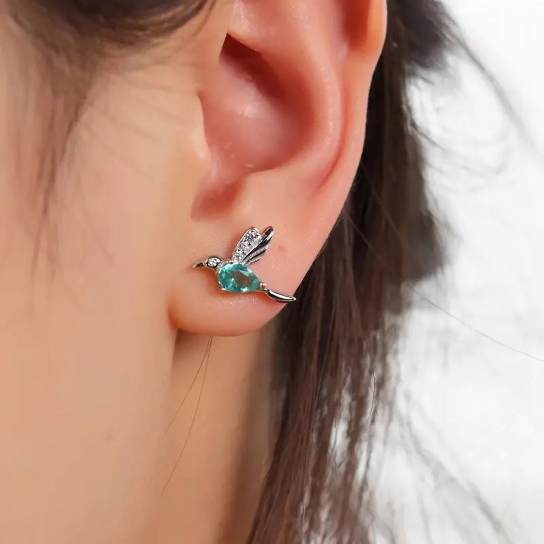 Pendientes de botón de circonita con colibrí – imagen 3