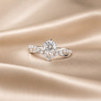 Anillo Aurora Vine de circonita en oro blanco