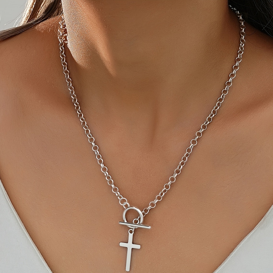 Collar de cruz de tendencia en oro blanco con cierre de palanca – imagen 3