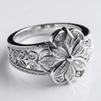 Anillo de flor de circonita en plata