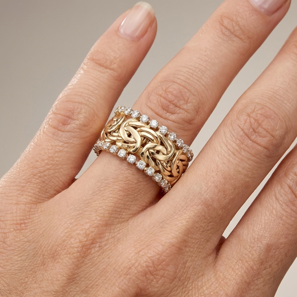 Anillo trenzado de circonita dorado – imagen 2