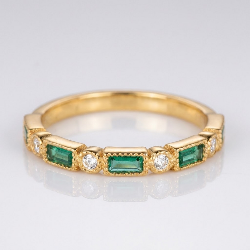 Anillo de circonita estilo esmeralda