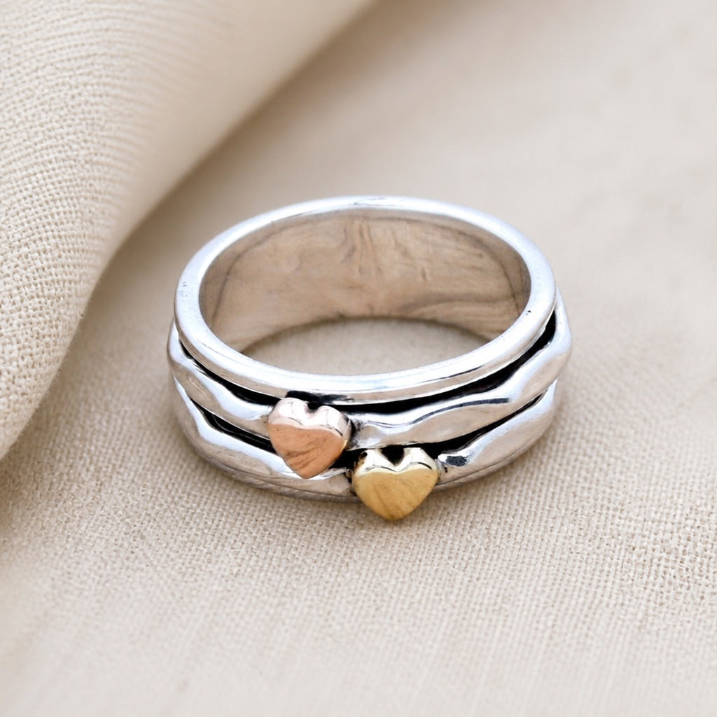 Anillo retro de corazones multicapa de moda
