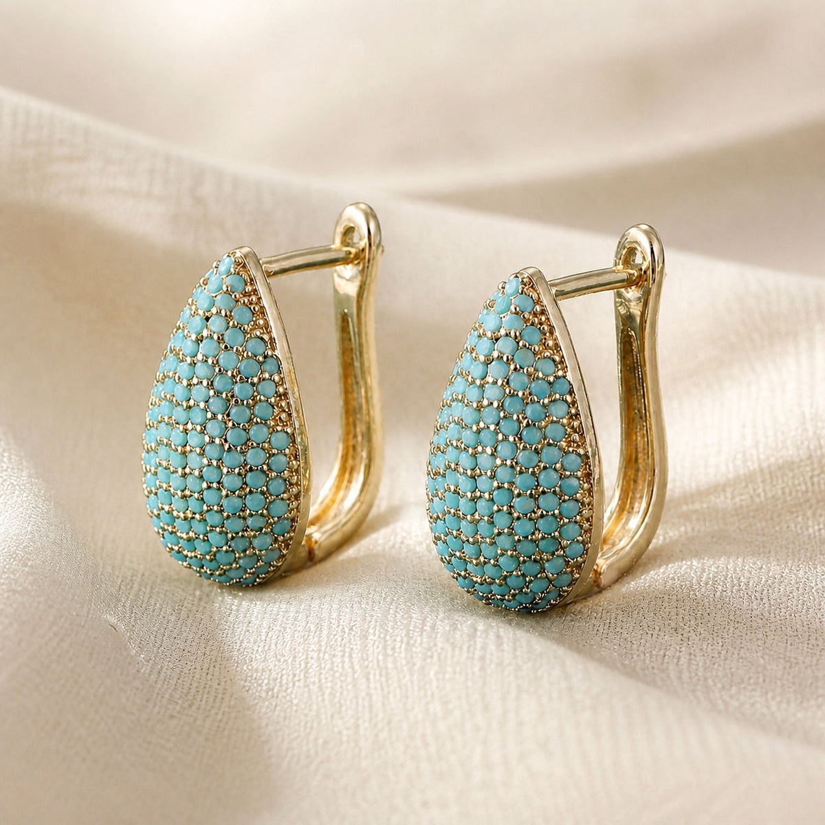 Pendientes aro de gota con pavé de turquesa
