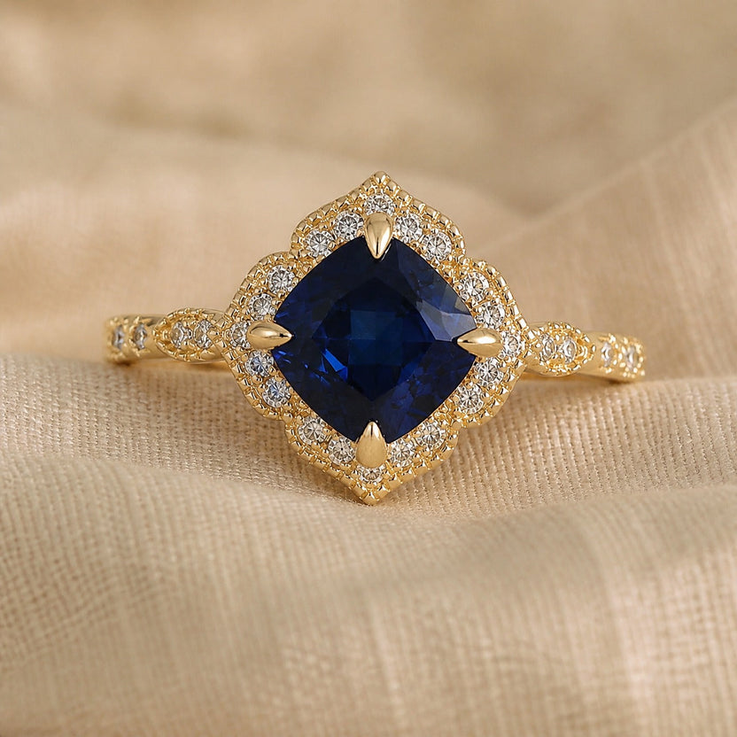 Anillo de zafiro real de talla cojín