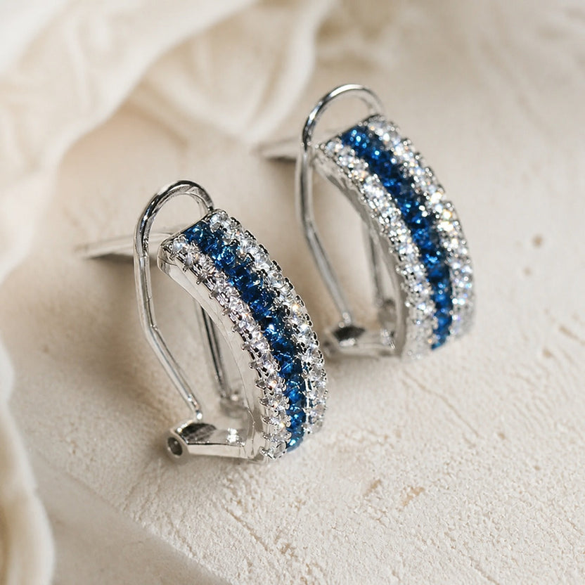 Pendientes exquisitos de zafiro