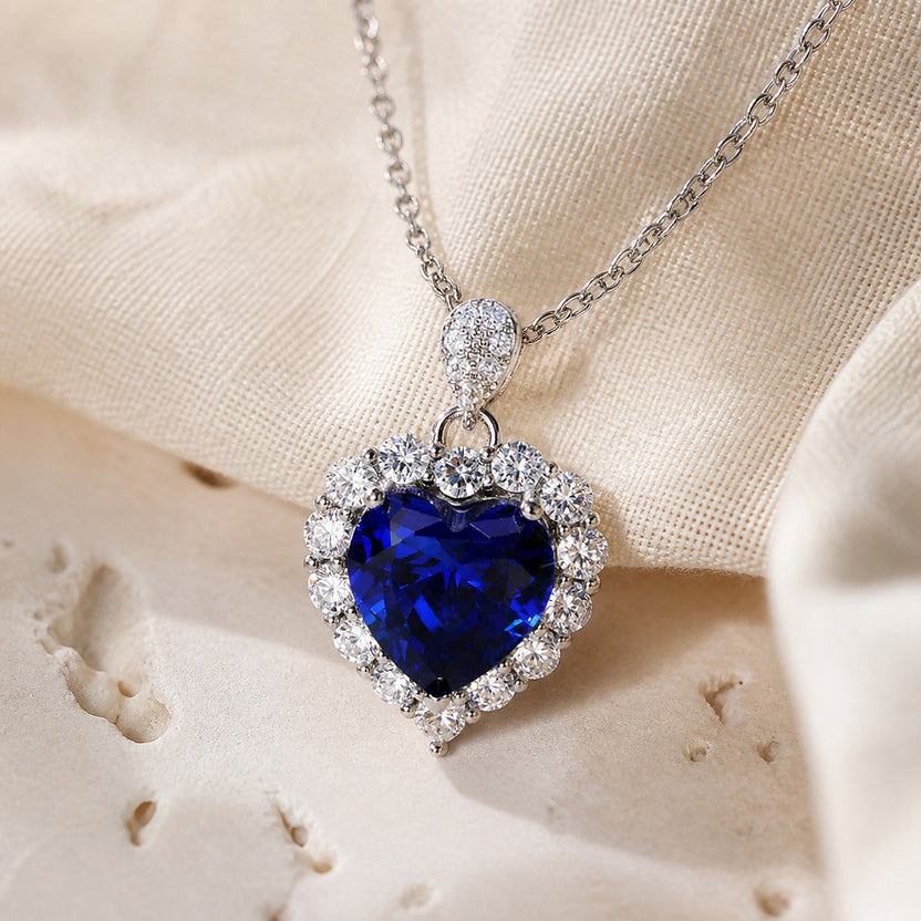 Collar Prestige de corazón con zafiro