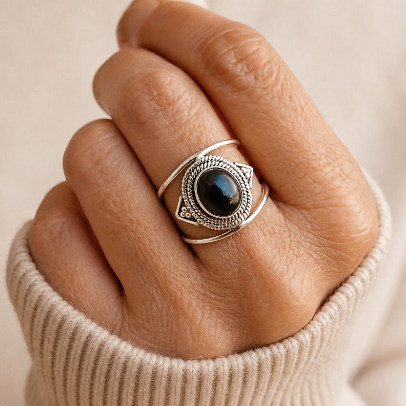 Anillo vintage radiante con joya