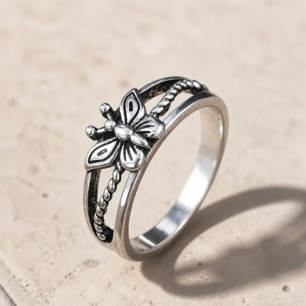 Anillo mariposa etéreo artesanal – imagen 2