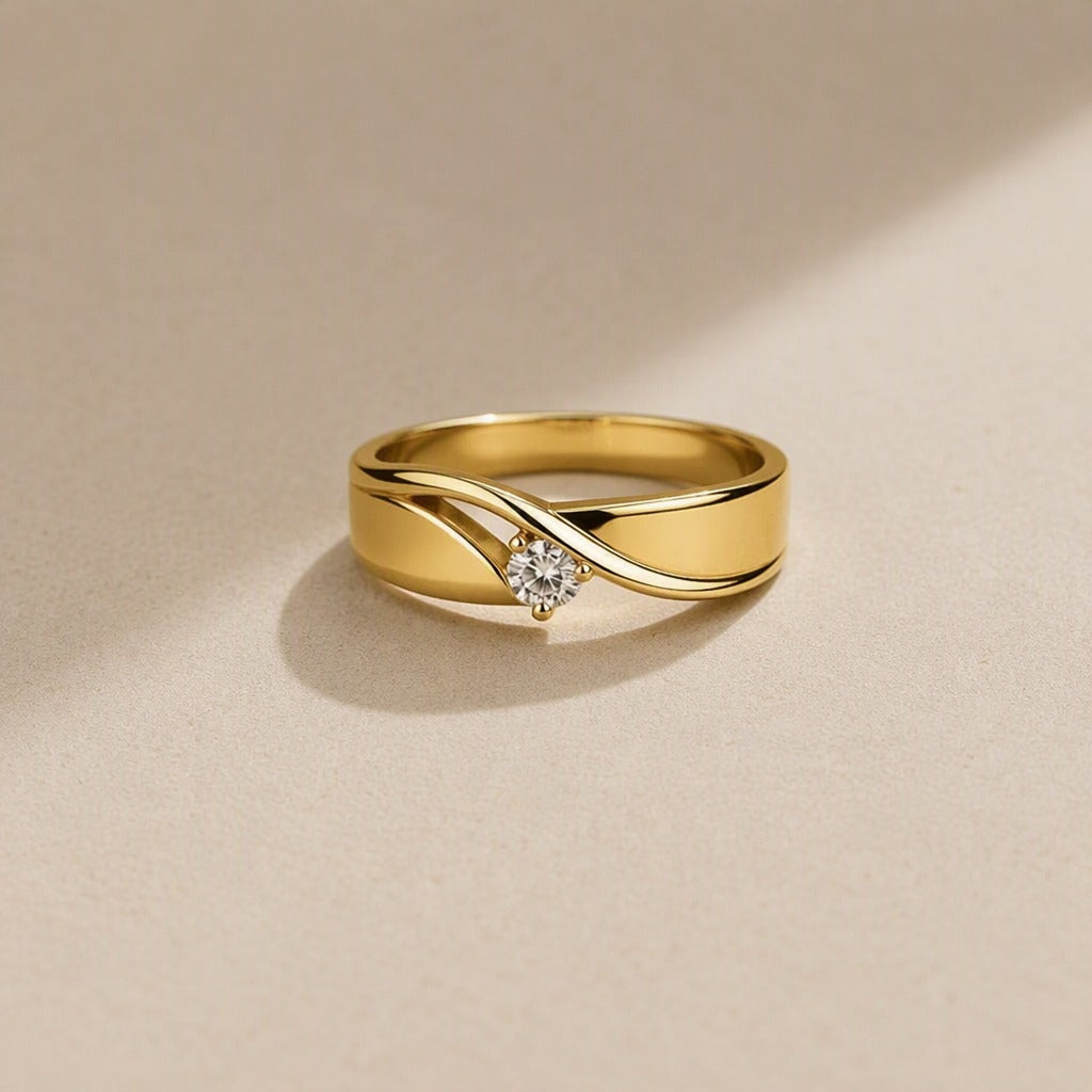 Anillo llamativo de circonita Luxe