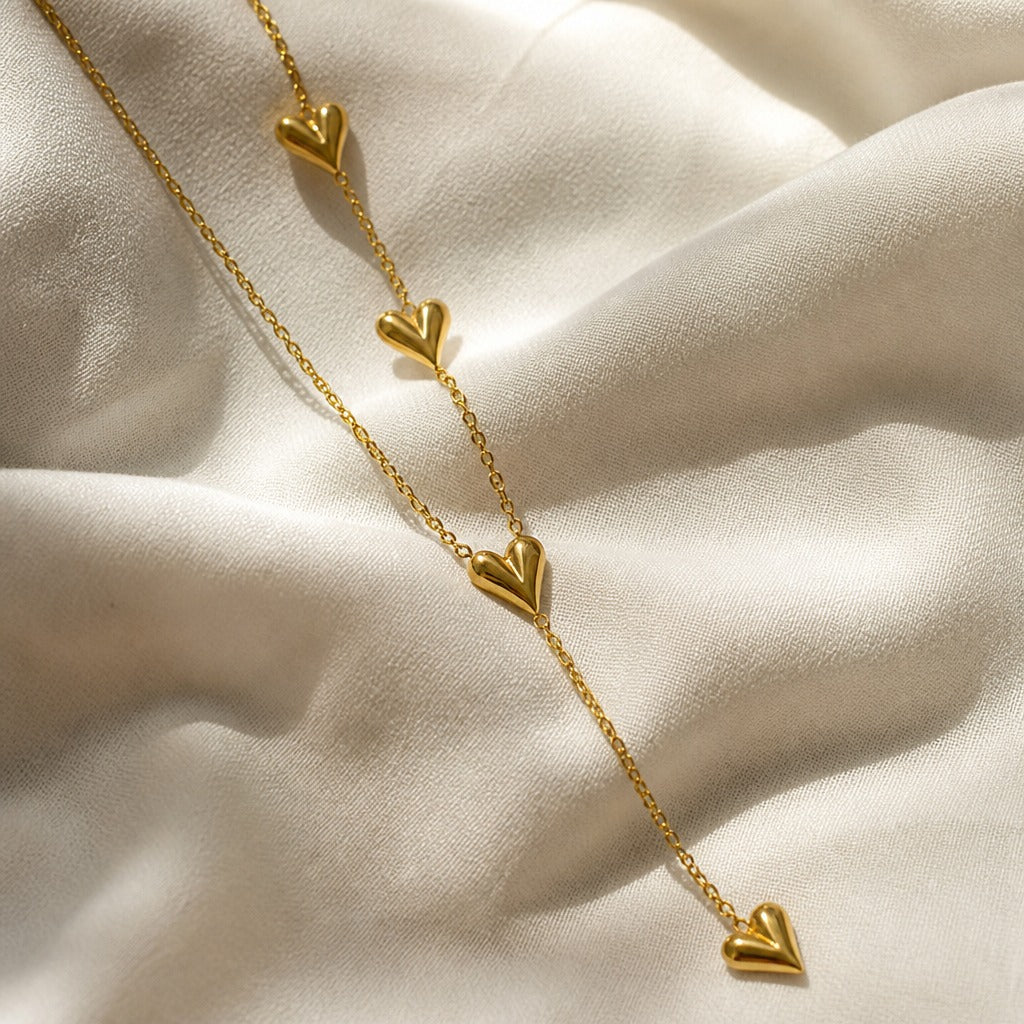 Collar Evelisse con colgante de corazón – imagen 2