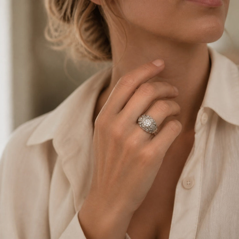 Anillo de plata premium cristalino