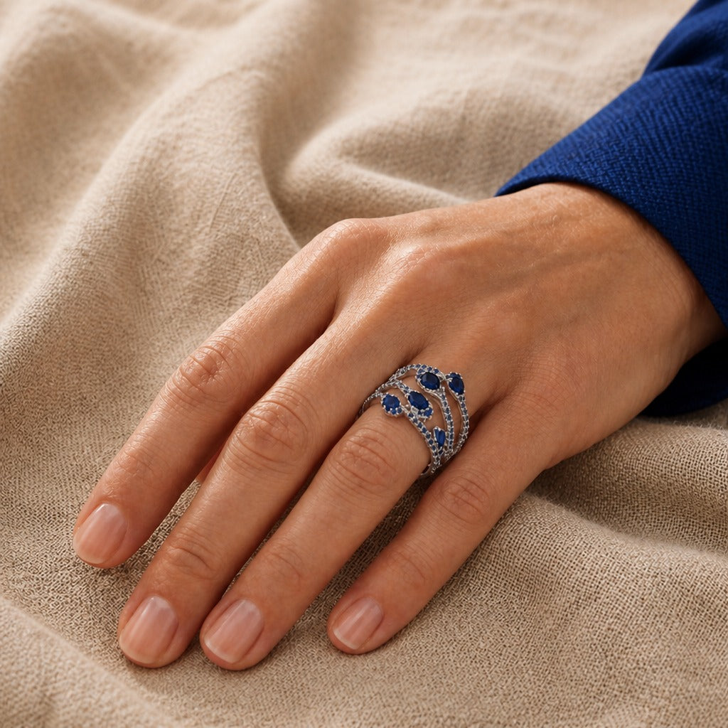 Anillo atemporal de cristal azul – imagen 2
