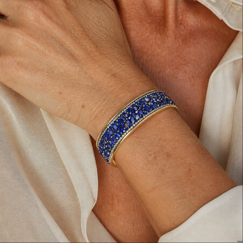 Pulsera de oro con zafiros azules