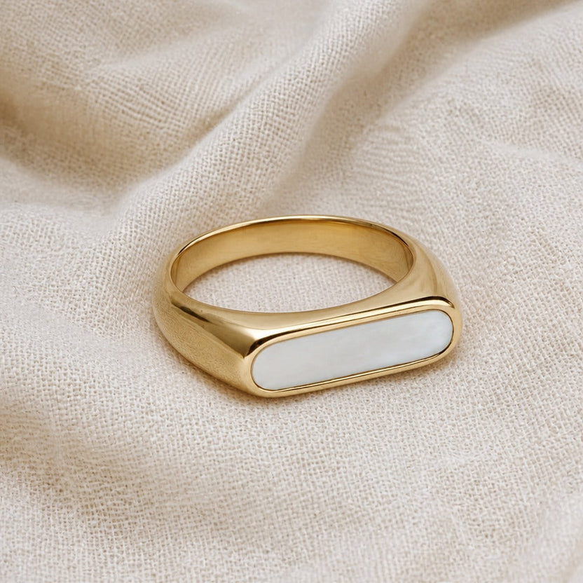 Anillo de diseño llamativo minimalista de esmalte — Carmen, Lucía & Rocío