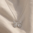 Collar con colgante de mariposa y letra inicial – imagen 29