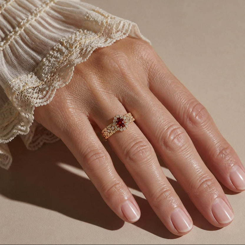 Anillo sofisticado de rubí protagonista
