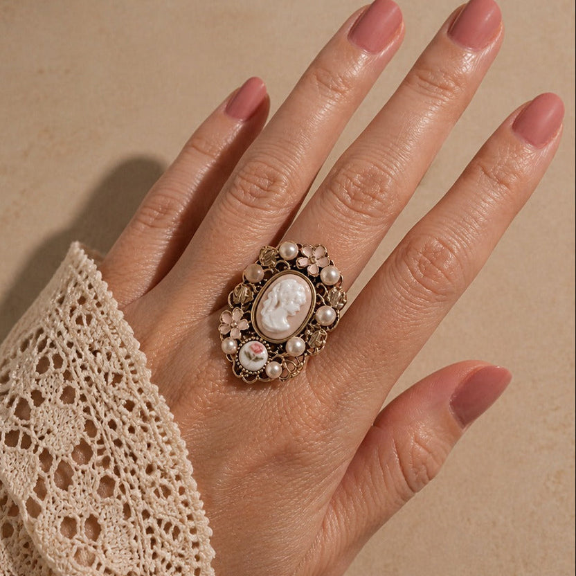 Anillo retrato de musa vintage
