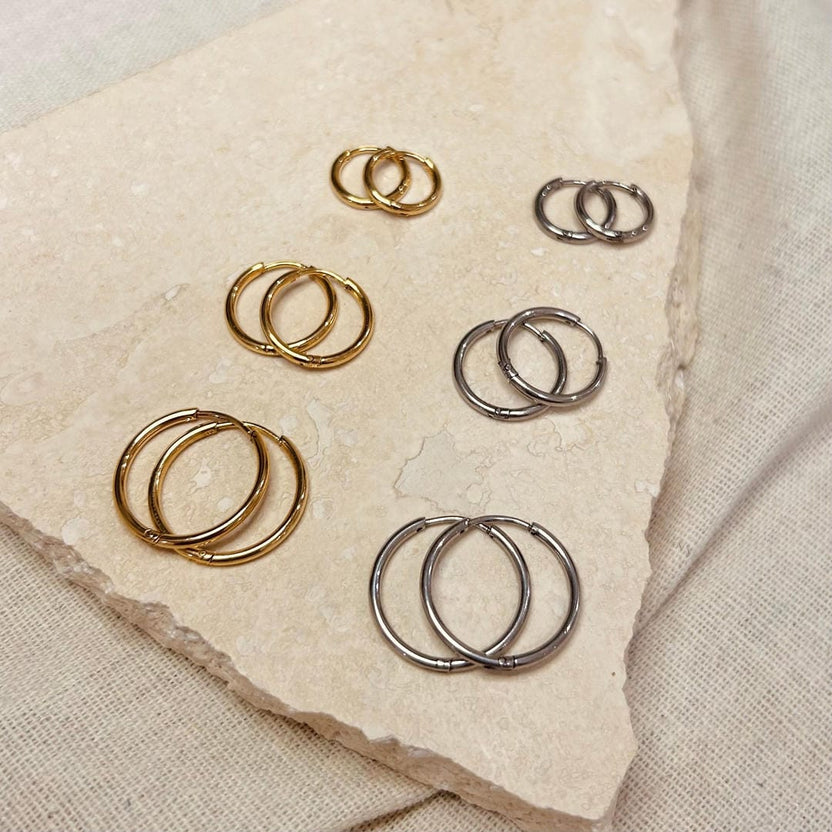 Set de 3 pares de aros de uso diario en oro o plata