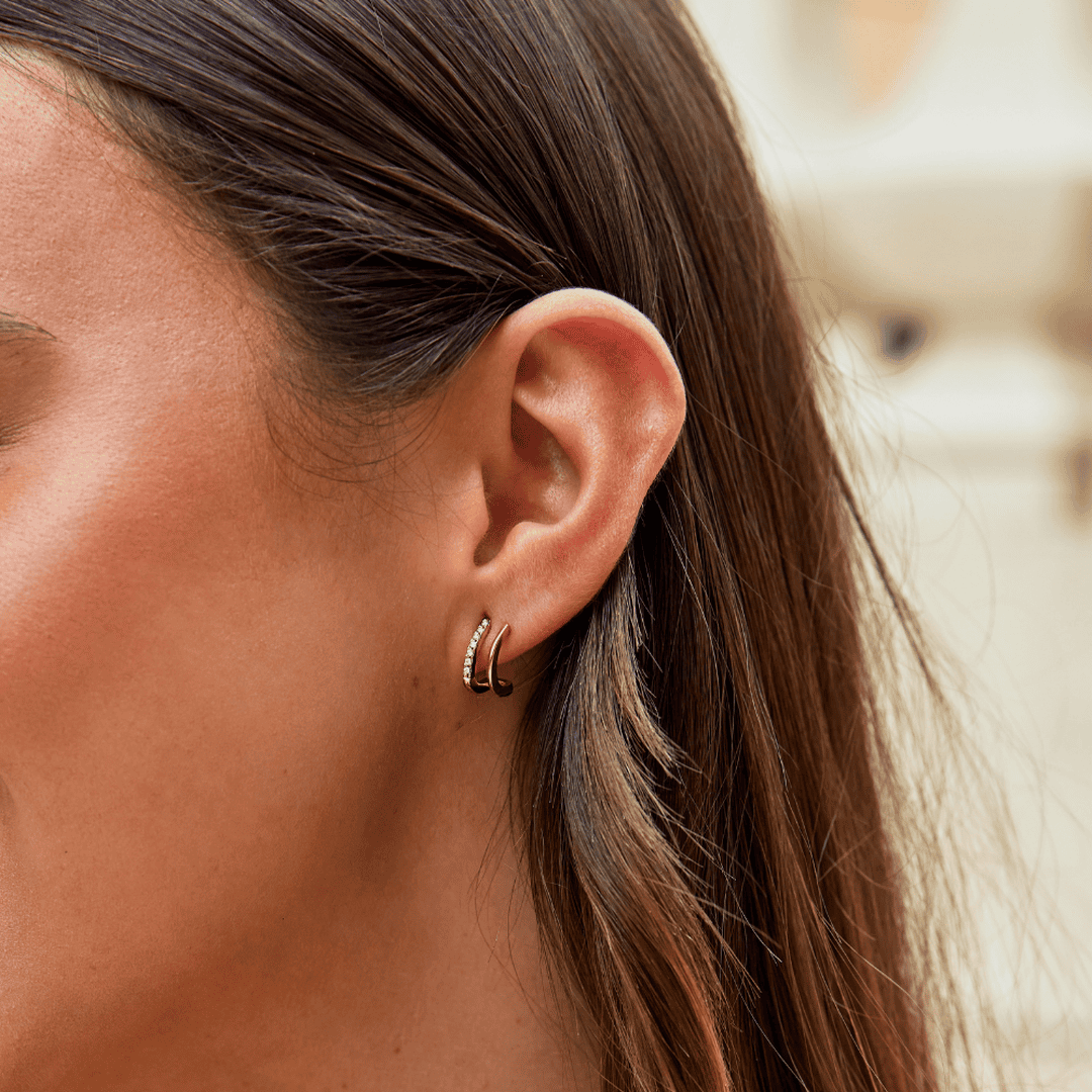 Pendientes Claw dorados con cristal – imagen 4